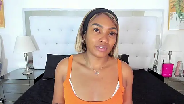 Isla Scott online show from July 9, 2026, 11:31 am