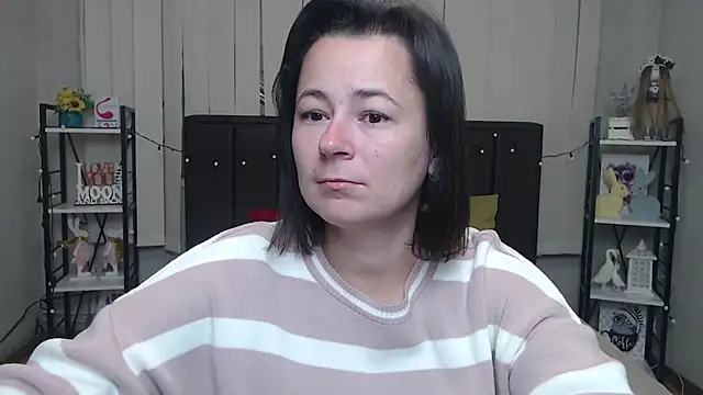 MarieSho online show from October 3, 2025, 6:26 am