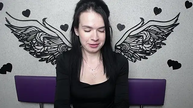 JasmineKouch online show from October 3, 2025, 5:36 pm