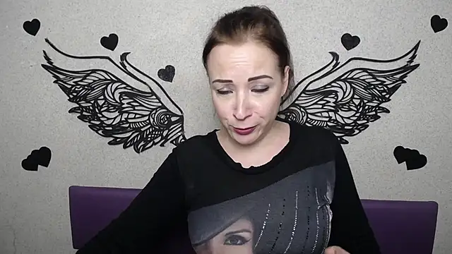 ElizabethSho online show from March 15, 2026, 6:31 am