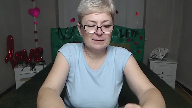 EmiliaGree online show from November 27, 2025, 6:19 pm