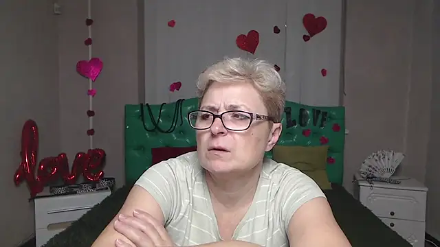 EmiliaGree online show from December 1, 2025, 5:58 pm