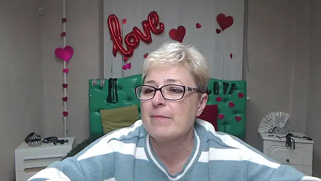 EmiliaGree online show from October 7, 2025, 5:03 pm