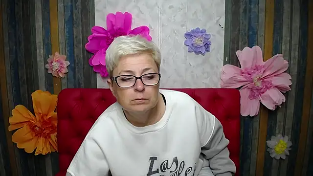 EmiliaGree online show from September 13, 2025, 5:02 pm