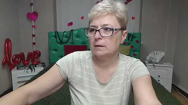 EmiliaGree online show from November 28, 2025, 6:19 pm