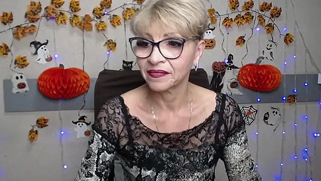 EllaBonito online show from November 9, 2025, 6:17 am