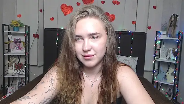 LauraHlot online show from July 12, 2026, 5:41 am