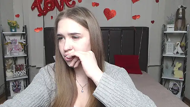 LauraHlot online show from March 19, 2026, 7:03 pm