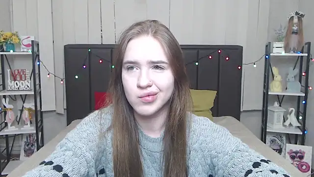 LauraHlot online show from September 10, 2025, 6:01 am