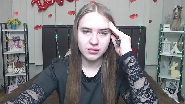 LauraHlot online show from April 30, 2026, 6:09 am
