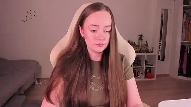 Snapshot of WalkingGirl chatting on December 1, 2025, 6:42 pm WalkingGirl online show from December 1, 2025, 6:42 pm