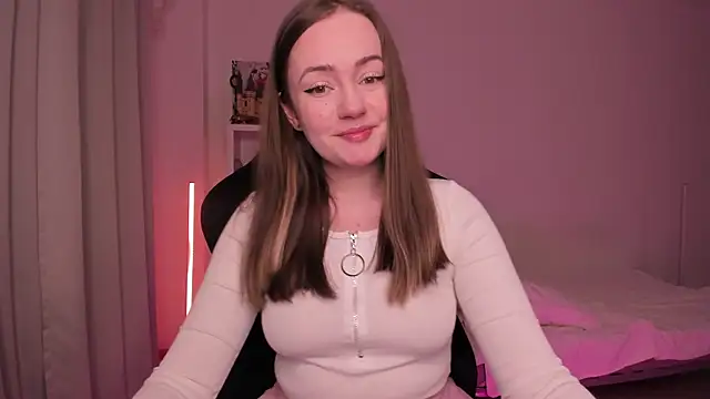 Snapshot of WalkingGirl chatting on February 6, 2025, 6:46 pm WalkingGirl online show from February 6, 2025, 6:46 pm