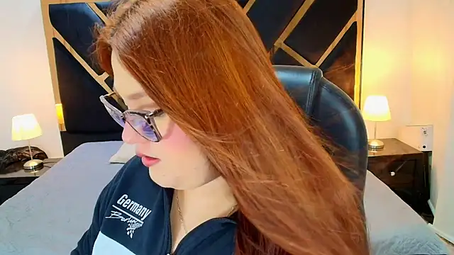 Camiila Osorio online show from June 9, 2026, 7:37 pm