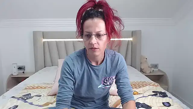 CatWoman0001 online show from November 15, 2025, 10:41 am