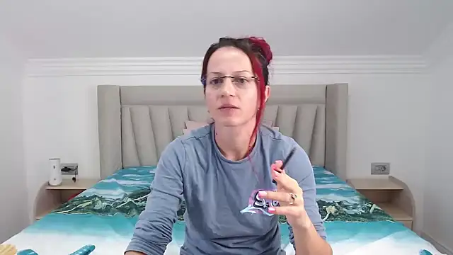 CatWoman0001 online show from November 14, 2025, 11:47 am