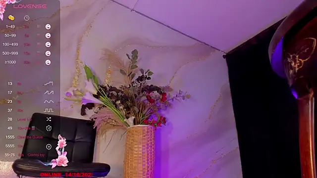 Karla-Ebony online show from October 14, 2025, 2:07 pm