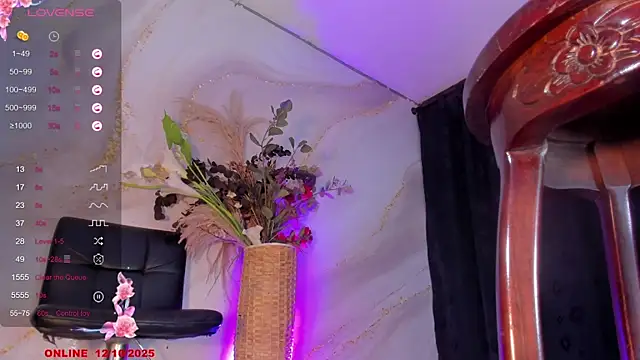 Karla-Ebony online show from October 12, 2025, 1:56 pm