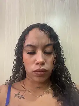 MarieLeon online show from June 3, 2026, 10:03 pm