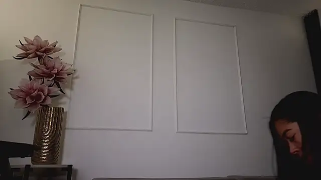 Snapshot of anellejones chatting on May 7, 2026, 8:34 pm anellejones online show from May 7, 2026, 8:34 pm