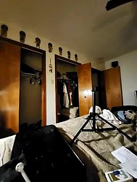 coolbrease10 online show from September 19, 2025, 5:55 am