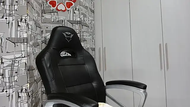 saraxt987 online show from February 17, 2025, 1:55 pm