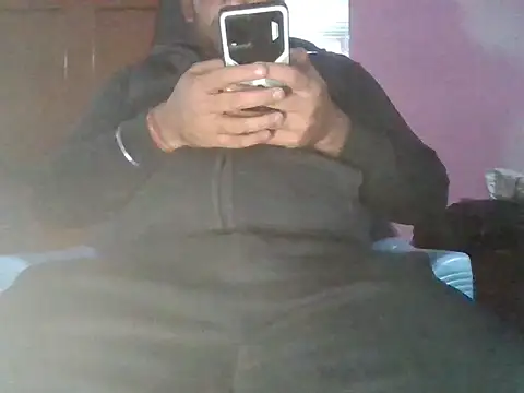 boyplay1000 online show from December 15, 2025, 4:35 pm