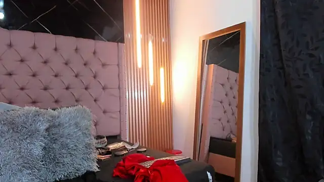 La indiia online show from October 31, 2025, 12:13 pm