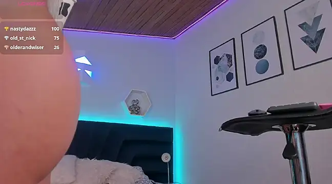  gia rose online show from February 4, 2025, 8:59 pm