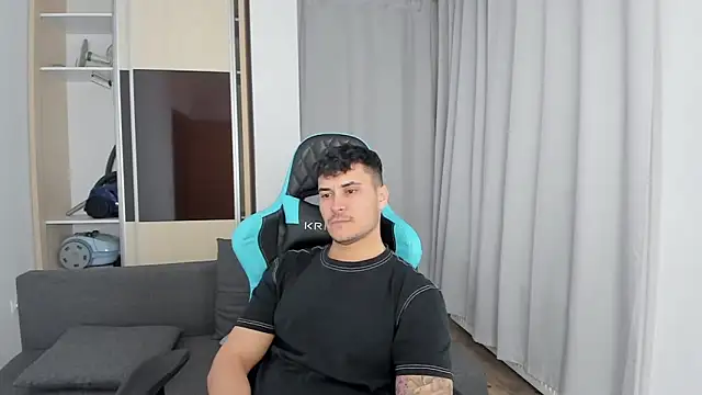 MatMalonne online show from November 15, 2025, 6:01 pm