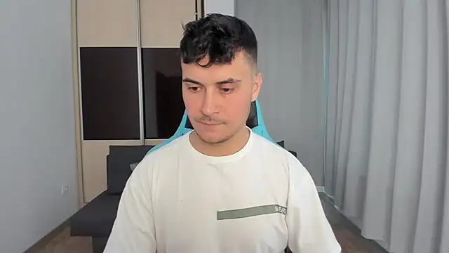 MatMalonne online show from November 22, 2025, 1:54 pm