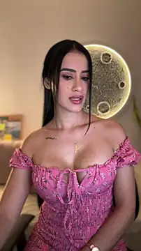 SarahhSmitth1 online show from May 4, 2026, 8:33 pm