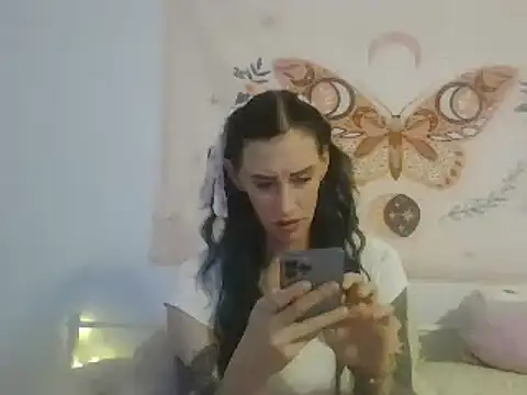 averietheangel online show from March 21, 2025, 9:01 pm