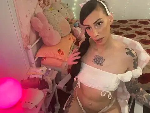 averietheangel online show from September 23, 2025, 8:16 pm