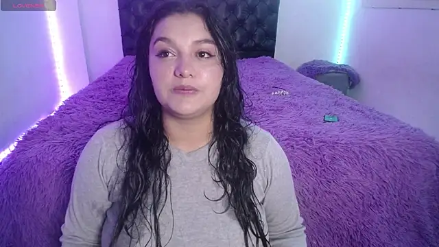 Laurenkenner  online show from April 23, 2026, 6:53 pm