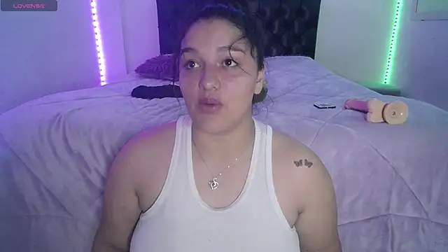 Laurenkenner  online show from May 11, 2026, 6:38 pm