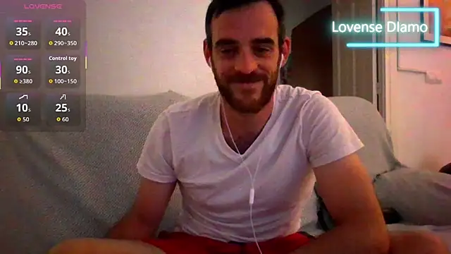 Snapshot of _NakedChef_ chatting on September 10, 2025, 5:23 pm NakedChef online show from September 10, 2025, 5:23 pm