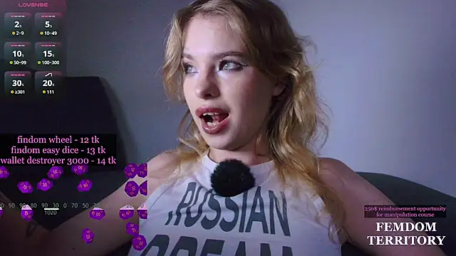 MisssLola online show from July 28, 2026, 6:20 pm