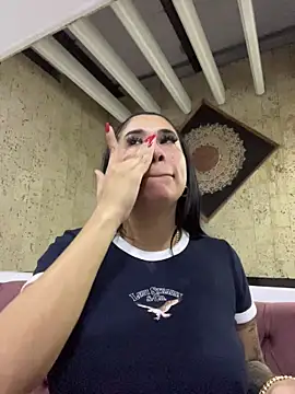 kiim taaylor online show from December 22, 2025, 10:37 am