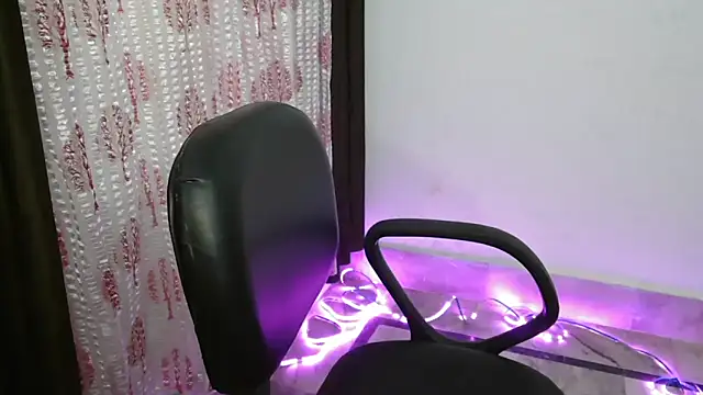 Snapshot of N-Natasha chatting on March 11, 2026, 4:39 am N-Natasha online show from March 11, 2026, 4:39 am