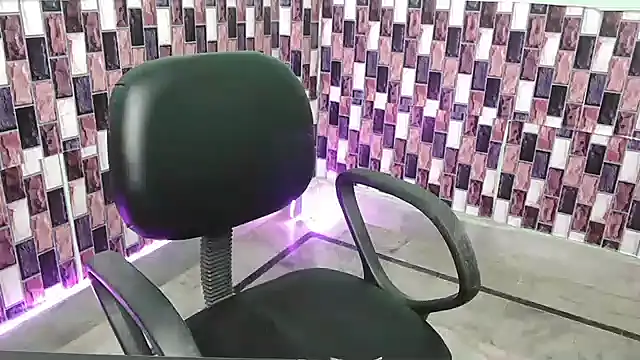 N-Natasha online show from October 1, 2025, 10:09 am