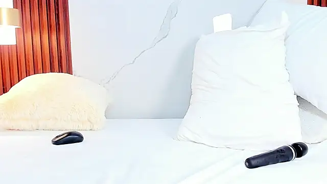 miamiller69 online show from June 3, 2026, 2:33 pm