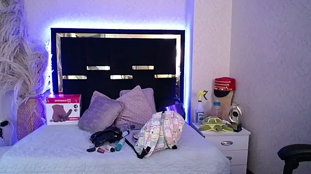 Snapshot of Bunny_O chatting on March 19, 2026, 12:43 am Bunny O online show from March 19, 2026, 12:43 am