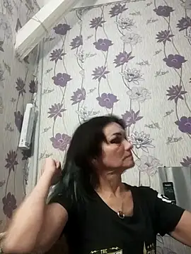 SweetLeila40 online show from February 27, 2025, 8:20 pm