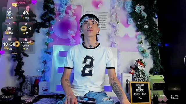 juniior 2311  online show from January 16, 2025, 10:02 pm