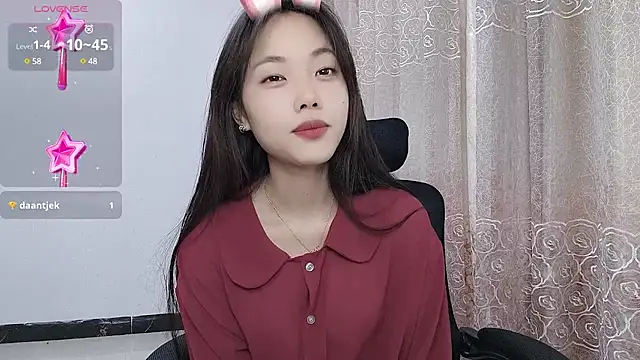 Lvy--v online show from March 3, 2025, 7:39 pm