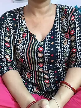 MUMTAJ-1 online show from May 25, 2026, 1:27 am