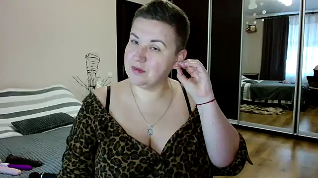 Annet1912 online show from September 17, 2025, 7:32 am