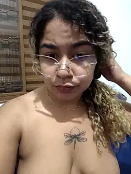 VitoriaFernandes online show from September 11, 2025, 2:33 am