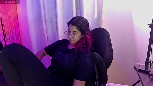 Horny tgn online show from April 27, 2026, 6:17 pm