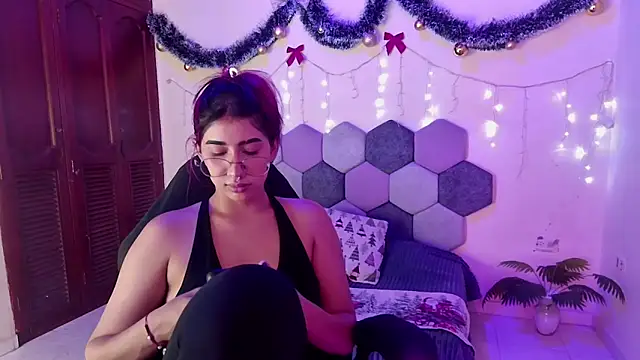 Horny tgn online show from November 27, 2025, 5:02 pm